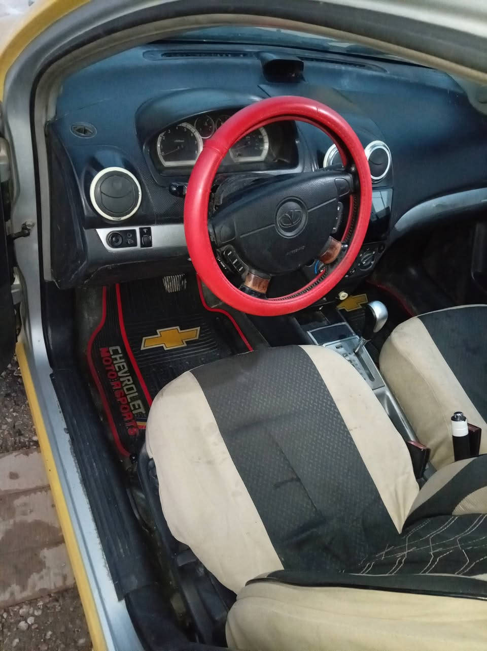 افيو موديل ٢٠١٠  للبيع
السعر 47 وبيهه مجال. مصفره
السياره بأسمي 
متواجد كربلاء  موبايل ***********
