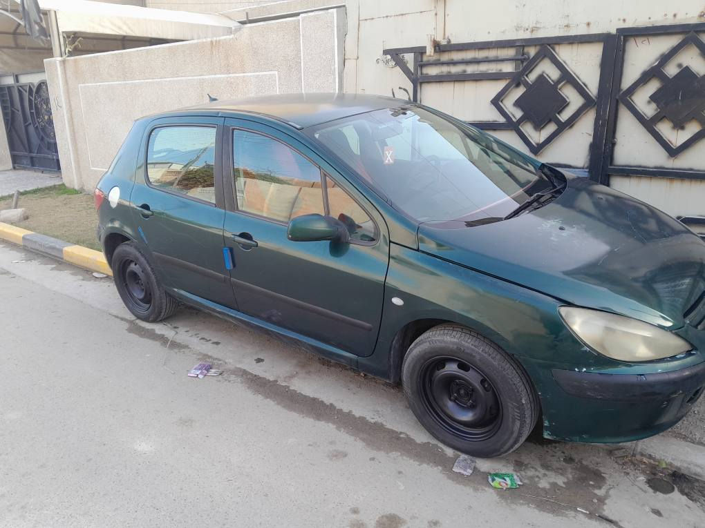 بيجو 307اوتماتيك موديل 2005رقم جديد بغداد السياره جاهزه دوخل نضيفه السياره بيه صبغ بس بدون ضربه السعر 41مكان السياره بغداد حي الجهاد 
(***********) بغداد, العراق
