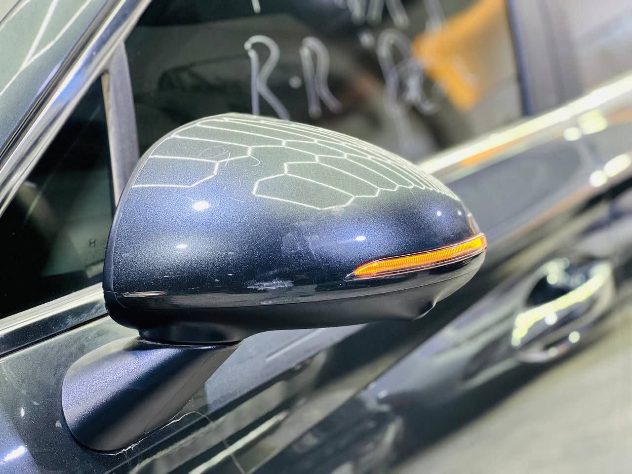 السلام عليكم اول شي نذكر رسول الله وأل بيته.
السياره سوناتا وارد امريكي .
الوان: نيلي على رصاصي 
محرك السياره : 1600تيربو
السياره بدون ارقام .فحص موقت
عداد المسافه 8000ميل
موديل السياره 2023.
حادثه : بنيد فقط.
مواصفاتها تحكمت استيرن قياده ذاتيه عداد تحديد السرعه  كامره ليليه شاشه كبيره وفتحت سقف بني رامه.
 صاحب المعرض1 علي الكرعاوي.                                         صاحب المعرض2 مصطفى شعبان.                                      رقم المعرض:***********. سعر السياره 190
