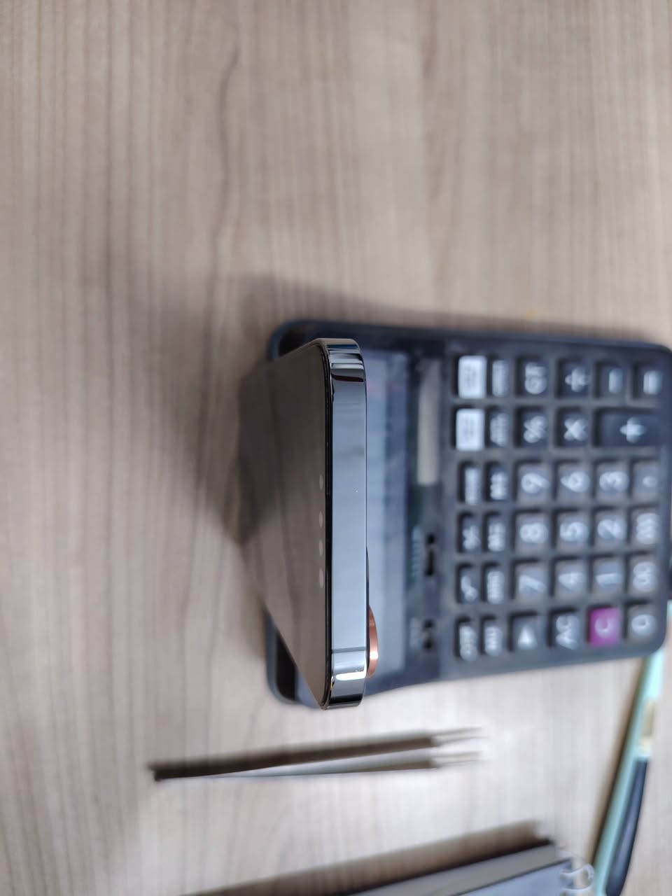 السلام عليكم 13 برو ماكس
ذاكره 512 بطاريه 88 وتر ممفتوح كارتونته موجوده  مكفول 725 بي مجال قليل ***********
