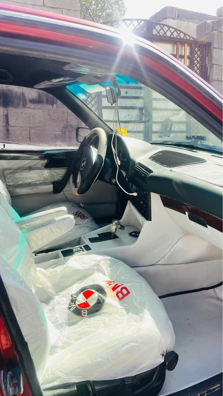 سلام عليكم بي إم مكينه مسكر عدل كير اوتو. تبريد 🧊   حداديه جديده  إلا بت زنون كهربائيتها كلها شغاله  سياره كفاله عامه ماعده صبغ جماليه فقط كلهاها بلاد 525 مكاني بصره السعر ٥٥ رقمي ***********. المو شراي الإيخابر إذا اكو مراوس اراوس البصرة, العراق
