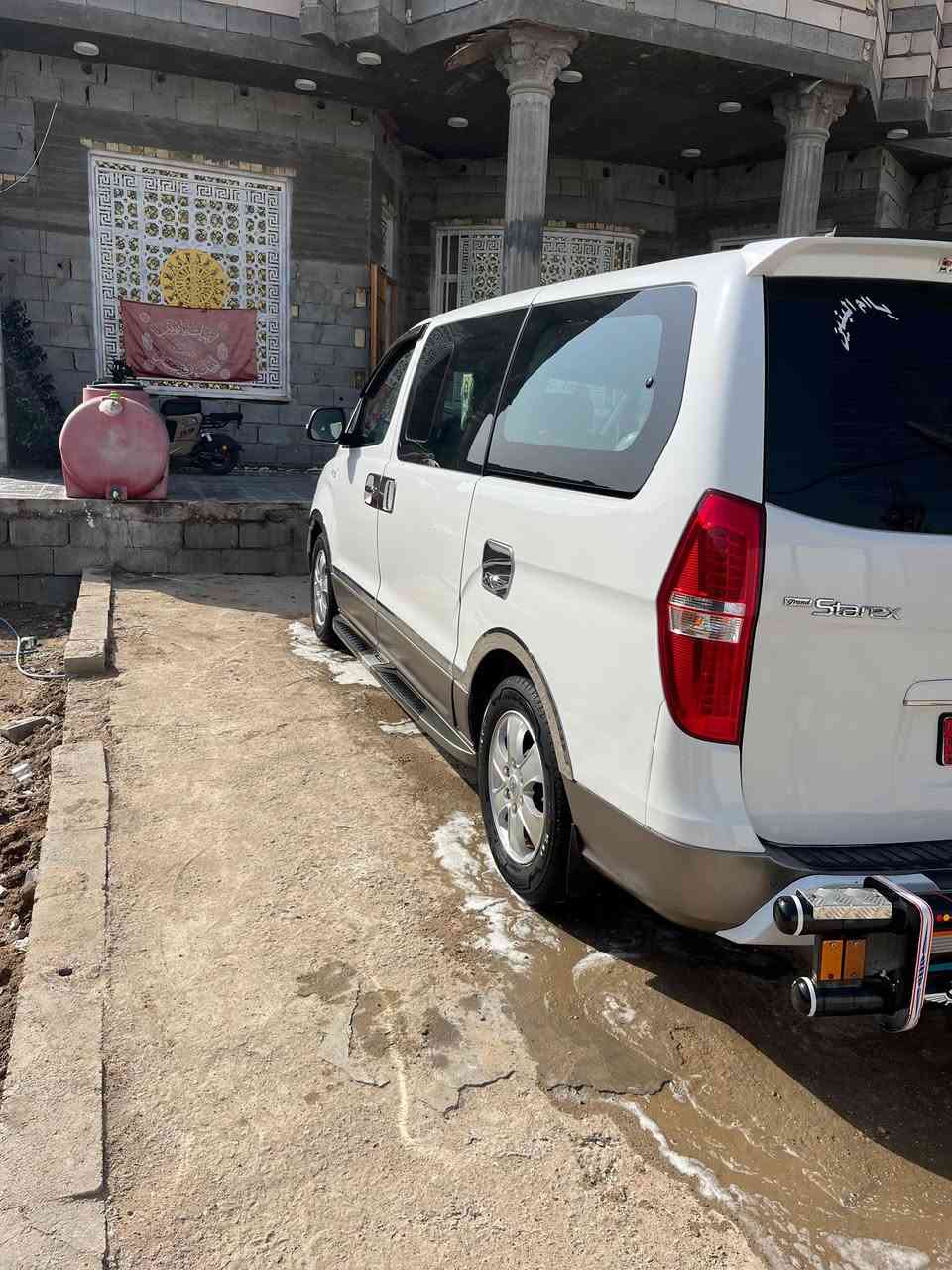 السلام عليكم ستاركس للبيع موديل 17كفاله  عامه شويه صبغ بل جنطه الرقم بصره مكينه دبلو بباديه بسمي مكانها بصره هارثه السعر 255وبيها مجال ***********
