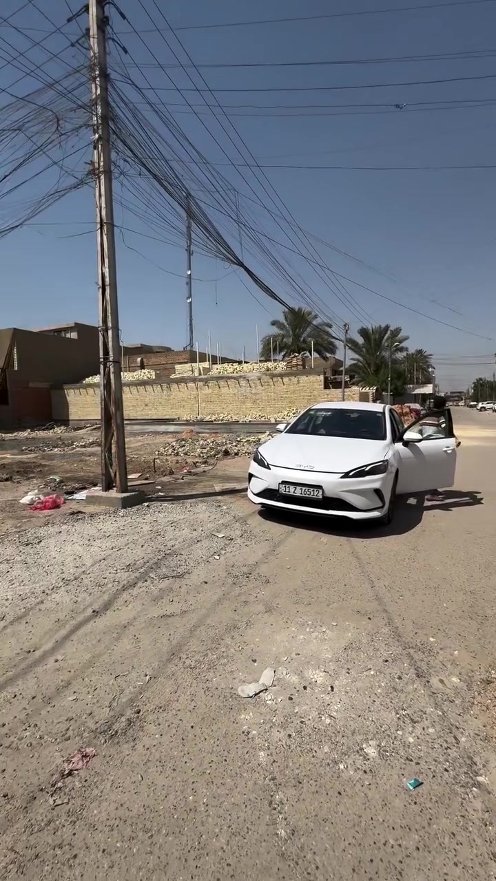 🏠قطعة ارض للبيع

📎ركن على شارعين موقع مميز

📐المساحة: 130م

📐الواجهة.  9،75م. النزال: 13،5م

📐فارغة جاهزة للبناء

📌الموقع: حي البنوك / شارع الكنيسة 
📎شارع عريض 15م نافذ على شارعين + رصيف 5م

للاستفسار اكثر الاتصال على الرقم التالي 
*********** 
او مراجعة مكتب الدار للوساطة العقارية الكائن في حي البنوك بداية شارع الكنيسة من جهة الجسر

