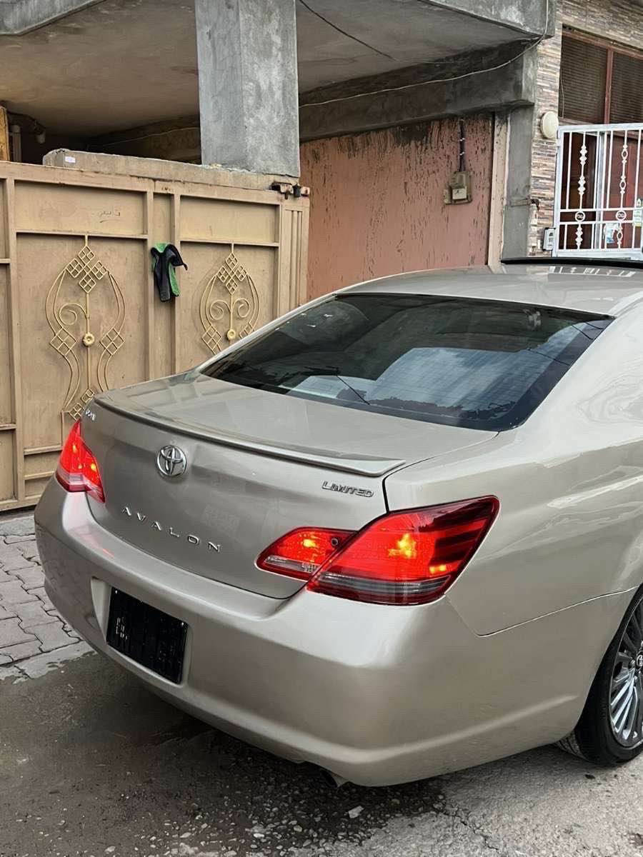 ئەڤەلۆن ٢٠١٠ لیمیتد فول فول بڕاوەیە
بەسمە سلایت کوشن ساردو گەرم گێر و مەکینە مەزبوتە کێشەی نیە سەیارەکە لە سلێمانیەو بڕاوەیە 
سعری ٦٣ وەرەوەو معامەلەیەکی برایانە
*********** السليمانية, العراق
