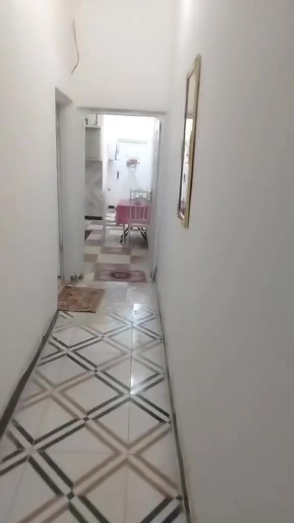 السلام عليكم بيت للبيع في ميسان
التفاصيل:
 الموقع: ميسان -الأربع سائدات (الدوانم) - مقابل محطة بانزين بيت مخيلف.
 المساحة والأبعاد: 100 متر  (طولاني، واجهة 5 متر في نزال 20 متر).
 تفاصيل البيت: يحتوي على غرفتين نوم (غرفة طابق أرضي + غرفة طابق علوي)، بالإضافة إلى الاستقبال ومطبخ وصحيات ومنور والملحقات.
 الكراج: يحتوي على كراج صغير (لا يتسع لسيارة).
 نوع السند: زراعي 
 الخدمات: المنطقة مخدومة من ماء ومجاري وكهرباء وتبليط وقريبة جداً من الشارع العام 
للاستفسار عن السعر يرجى التواصل على الخاص أو الاتصال.
 للتواصل والمعاينة: [***********]

