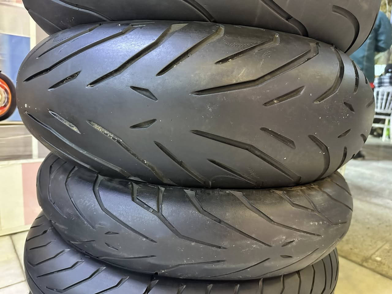 تايرات ١٩٠
كمية محدودة 
للحجز واتساب فقط
***********
