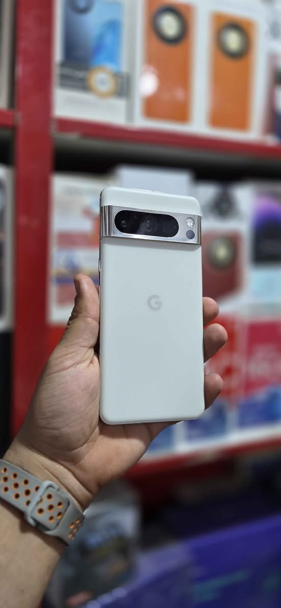 Google pixel 8 pro

كوكل بكسل 8 برو
عملاق التصوير (وحش البورتريه)

لون ابيض مميز 

ذاكره 512/12g
نظافه 99%

معالج Google Tensor G3 

 الشاشة 6.7 بوصة - 120 هرتز - LTPO OLED

بطاريه 5050mah شحن سريع بقدرة 30W

*بدون ملحقات فقط جهاز+كفر+لاصق

السعر 600الف
متوفر بيع وشراء ومراوس

بابل سوك الحله شارع المكتبات
 مكتب الماسه للموبايل 
متوفر توصيل جميع المحافظات 10الاف مقدما

***********
*********** حلة, بابل
