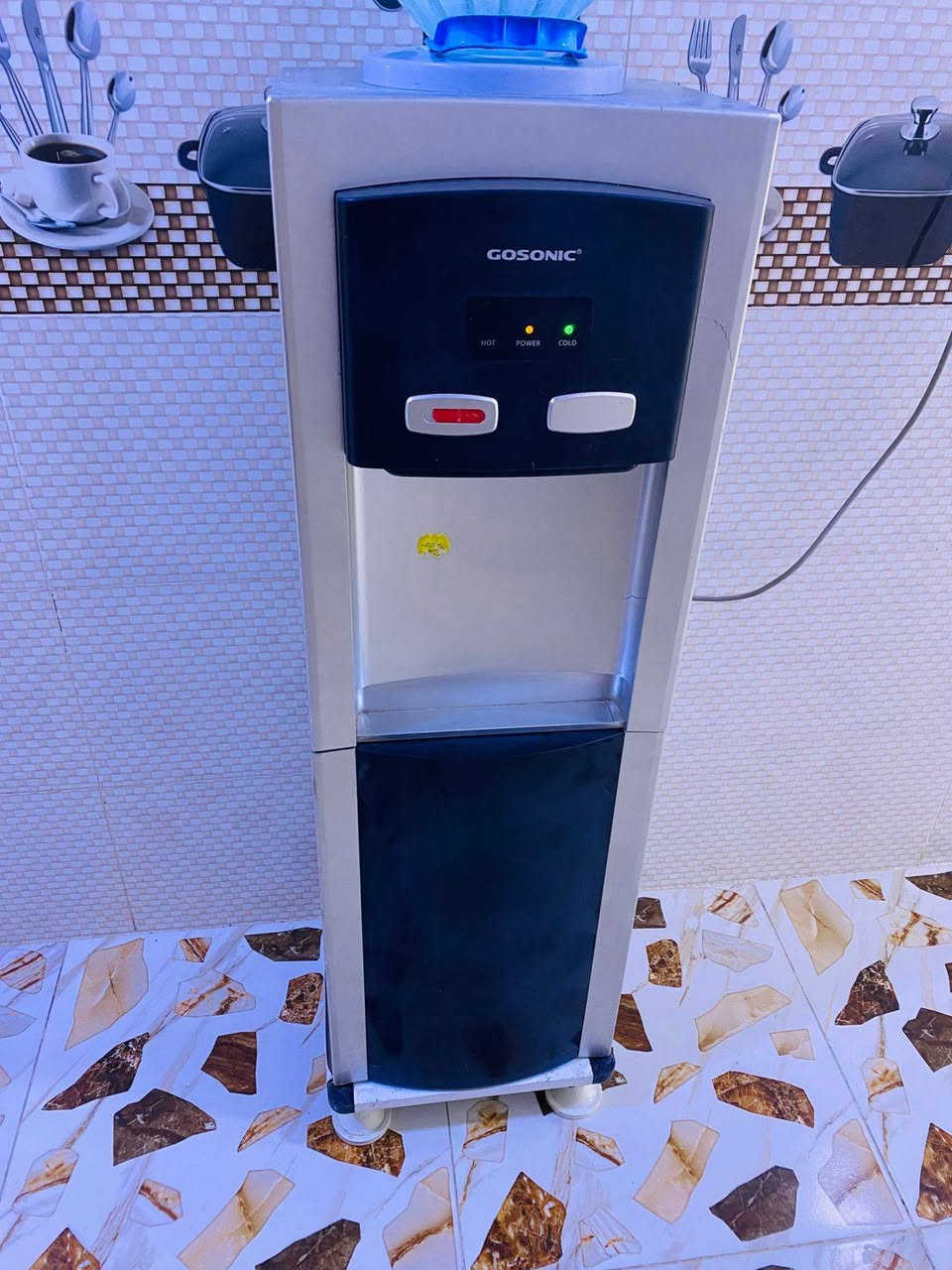 السلام عليكم براد للبيع نوعيه(Cosonic) ارقه نوعيه نضيف اي عيب مابي شغال حار بارد ثلاجه سعر 55مكاني كركوك حي عسكري لتواصل والستفسار عبر الرقم ***********

