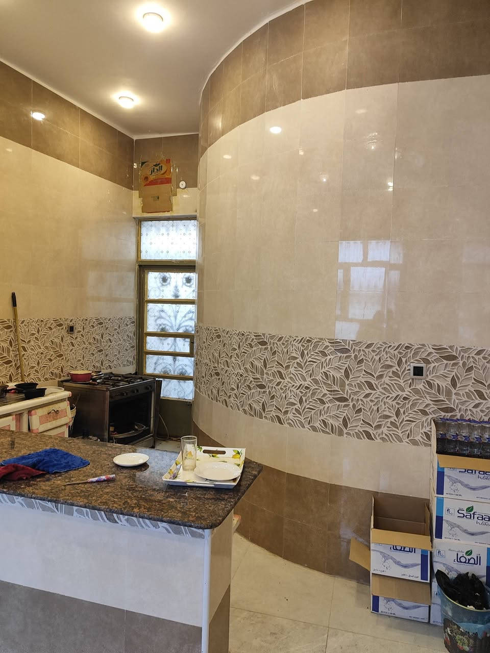 بسم الله دار ملك صرف للبيع قضاء الشاميه السراي شارع الحريه قرب دار المرحوم ابو اكرم الخزعلي 280م دبل فاليوم حديث البناء ط1استقبال مع صحيات وصاله وغرفه سويت وغرفه ومجمع صحيات وطرمه وحديقه ط2غرفه سويت وغرفه ثانيه وصاله ومخزن بيت كونكريت مسلح فخم عالي عن الشارع ارضيه بورسلين ودرج مرمر اليحب يشتري خاص مفتوح او يتصل ***********
