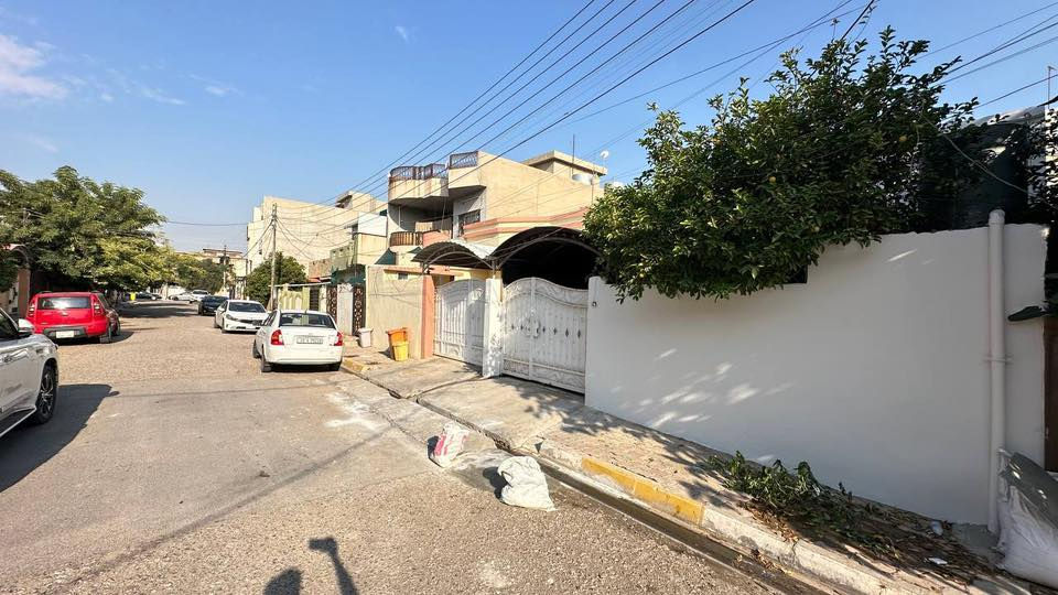 📣اعلان عقاري رقم(899)

#دار_بناء_وسط في #ساحة_احتفالات بمكان مميز  وجميل خلف بيتك للتقسيط مكون من طابق ونصف

💠طابق(1)  غرفة نوم عدد ‫1+‬ استقبال + هول + مطبخ + صحيات + كراج+حديقة

💠طابق(2) غرفة نوم عدد واحد من كرفان

💠#المساحة 150 متر

 💠#الواجهة 7.5 متر 
____________________________
‏#instagram :  almalk_realestate
_____________________________
‏#facebook : الملك للعقارات والمقاولات 
______________________________

💠ليصلك السعر علق بــ (تم) ✔️

لاستفسار اكثر يرجى مراجعة #مكتب #الملك او الاتصال على الارقام التالية☎️
 
📞***********
📞***********

📍عنوان المكتب / شارع القدس مقابل اسماك حسن 
البغدادي

ونستقبل جميع العروض السكنية والتجارية بكافة مناطق كركوك 

#عقارات  #استثمارات  #كركوك  #مقاولاوت #تصاميم #الملك_للعقارات_والمقاولات
