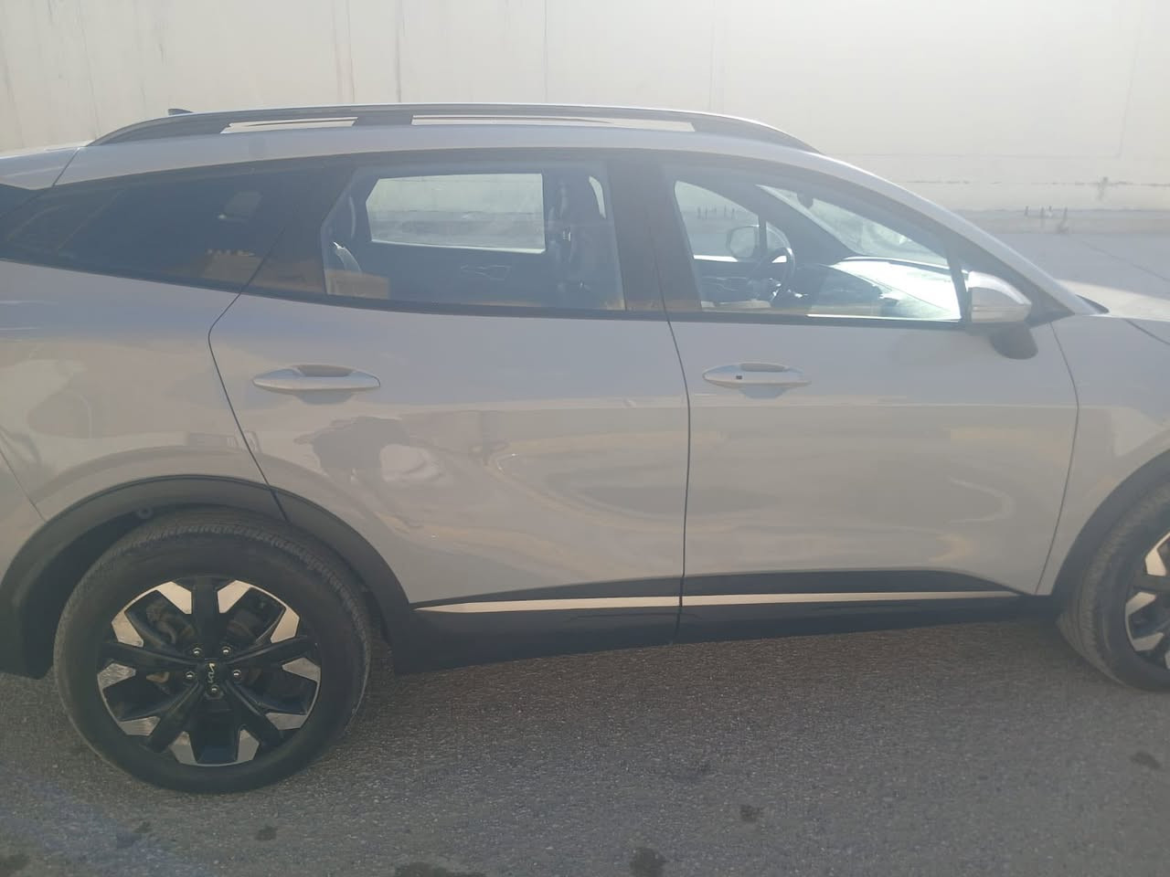 السلام عليكم للبيع كيا سبورتج موديل 2023 اكس لاين برستيج فول مواصفات وارد أمريكي حادثها مطخطخه بيها صبغ بجم كامل وقبق جنطة وجاملغ خلفي يمنى وباب الصدر مكان المراية فقط السيارة بدون ايرباك كاملة بدون نقص فقط ترقيم بسم المشتري مكانها بغداد السعر 170$ للاستفسار ***********
