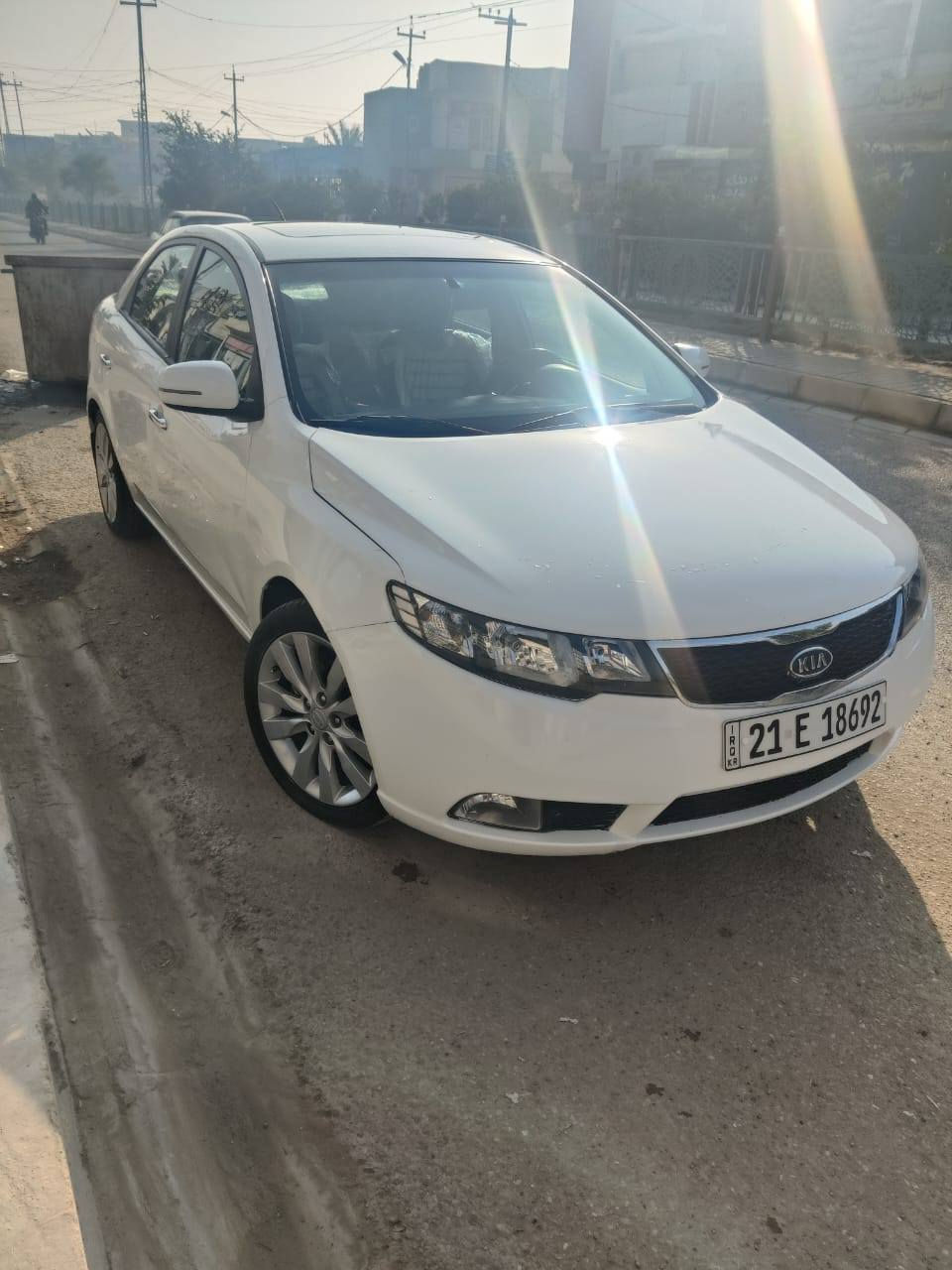 السلام عليكم
سيراتو 2013 خليجي فول
هزه وبراد جديد بسمي مواصفات فتحة شفتات بلستيرن تحكم جهتين 
محرك 1600
ويل كب 16 حجم جبير 
تبريد بيانو
مري شفط اشاير بلمري 
يدات نيكل 
تبريد وتدفئة شغال 
سنوية لل 2026
تخم تاير وحدادية جديد 
صبغ بنيد فقط وين ميعجبك تفحص افحص 
سعرها 110 $ وبيها مجال حك الجية 
مكان السيارة ديالى دلي عباس
للاستفسار اتصل بلرقم 
***********
