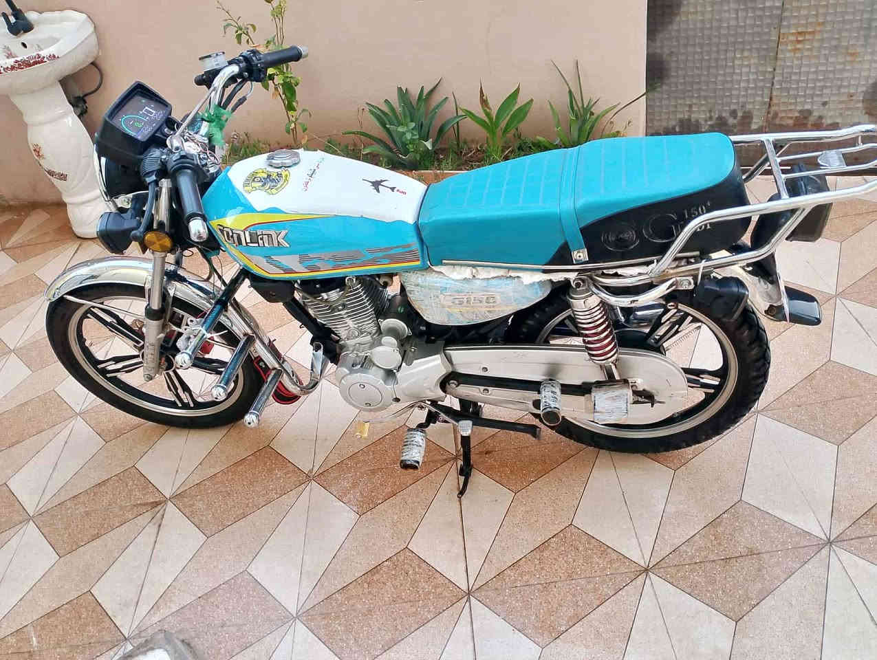 السلام عليكم دراجه موديل 2024دراجة خيرمن الله كلهه شغاله مكفوله من كلشي اوراق موجوده دراجه حيل نضيفه مو شراي لاتكسر حلال العالم مكلف بالنشر الاستفسار*********** السعر 650بيهه مجال بسيط تحياتي للجميع
