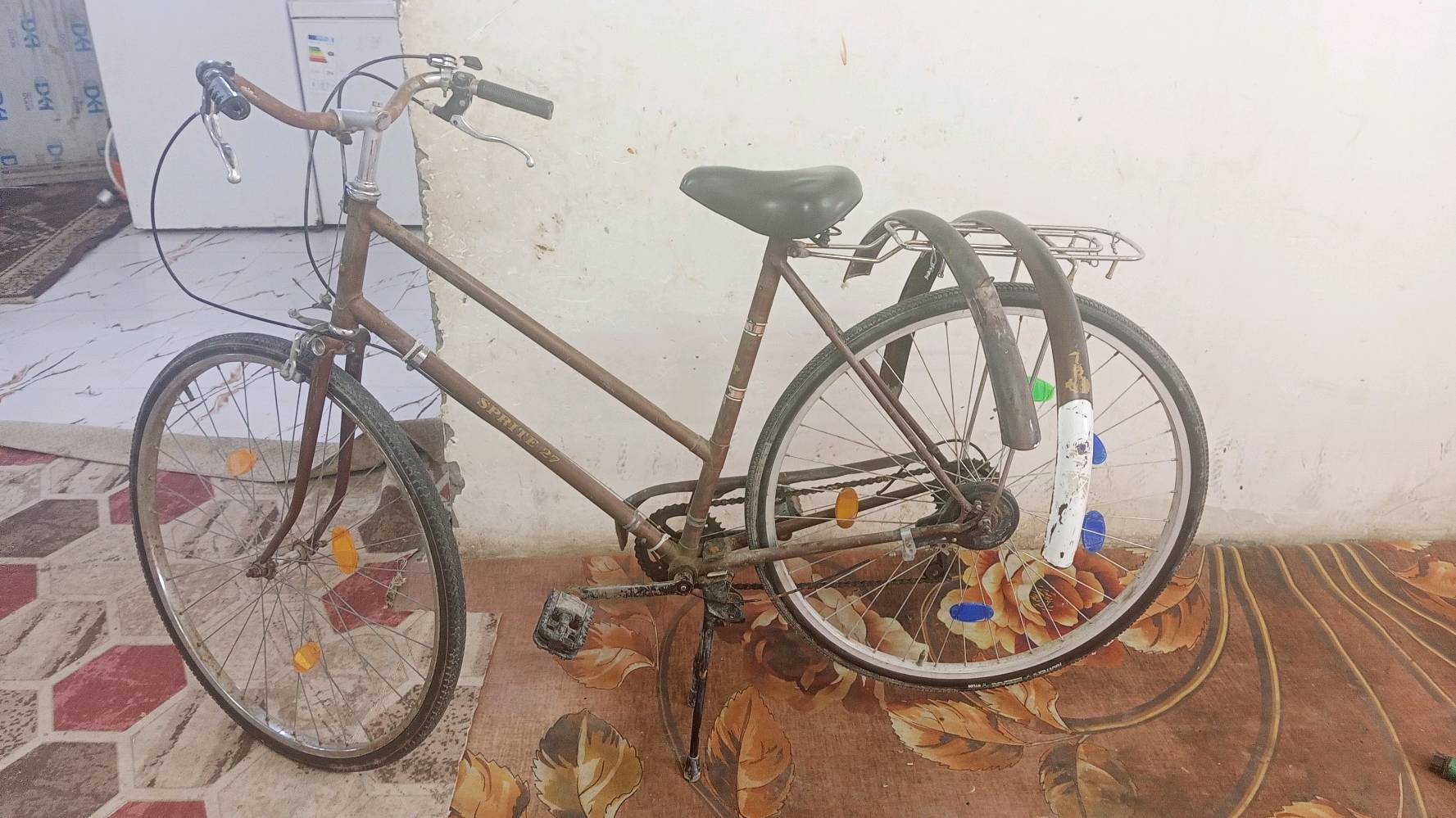 السلام عليكم بايسكل هيرو حجم27 لون جوزي لون بلادي ما مصبوغ العنوان ناصرية مقابيل الاسكان الصناعي 