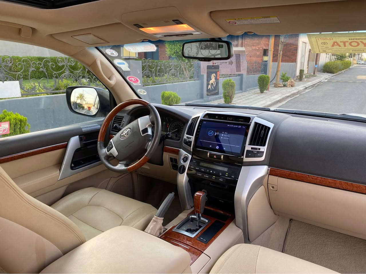 Toyota land Groz model 2013 
بريمي ده ره جه 1
شركه جيهان 
ماشي  170  هه زار كم رؤيشتووه به شه رت ده يفرؤشم 
فول فول قپات مواصفات 
پيش و دواوه ي عه ساسه كاميراي به س دواوه 
ته له فزيؤن
بخاخ
سلاجه 
سلايت 
كشين كاره بايي 
كشين 3 دگمه 
شاشه گه وره
سياركه بريمه ٦ سلندر
٤ تايه ي  نوييه  به شرت گيرو مه كينه ي نه كرايته وه به شه رت هه ردوو ئه كسل به شتر له دعامي پيشه وه بو دعامي دواوه به شرت وه ك توپه لا ستيق ده ي فروشم به 
سه ياره كه جا هيزه فاعس و هه زه ي تازه يه سه نه وي تازه يه به ناو خؤمه  وه ك سفر وايه 
تيبي ….. يه ك بست سندوق بوياغه  له گه ل يه ك بست جاملغ فقط بي داعم بي ژووري نوقته ي ليدراوي ژووري نييه   جه ند دنكه ته زره كي زؤر خه فيفي هه يه باقي هيجي تري نييه  
نرخ  308$ مجال هه ولير  *********** أربيل, العراق

