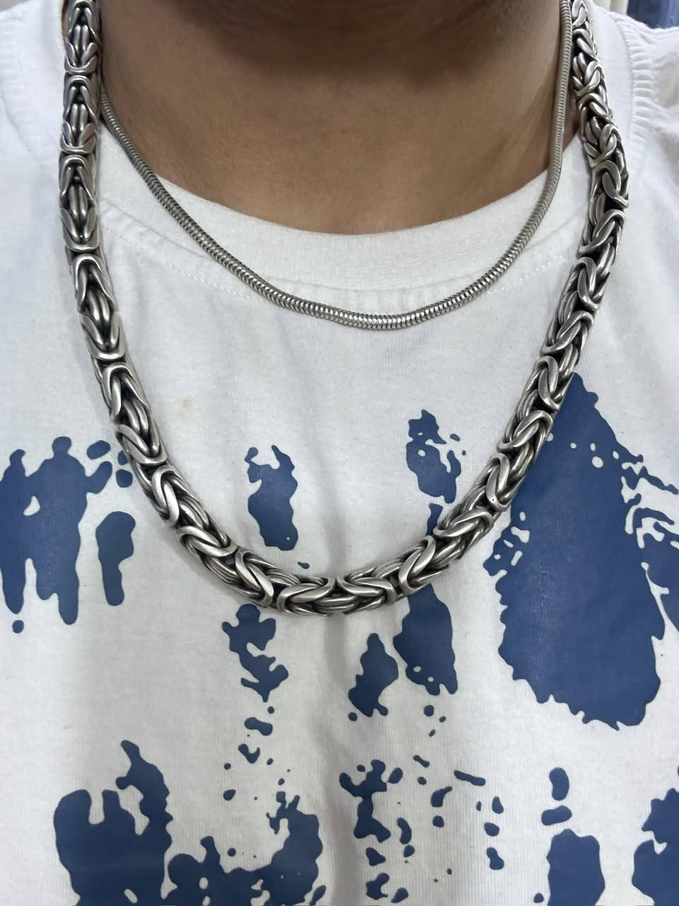 يا الله متاح
رحم الله والديكم بدون حجز 

زنجيل فضة 925

طول 62الطول واضح بل لبس

وزن 216 غ

موديل فرعوني 

السعر اتصال او وات ساب 

***********

مكاني واسط توصيل  موجود
