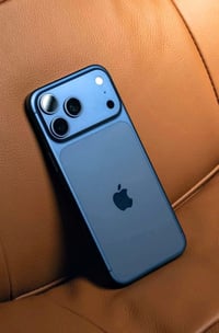 ايفون • موبايل • للبيع