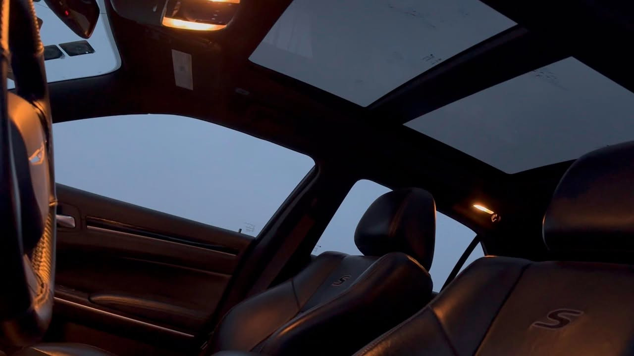 السلام عليكم

 Chrysler 300 S موديل 2022
لون أسود — رقم بغداد إنكليزي
ماشية 62 الف ميل 

المحرك:
🔥 5.7 HEMI
السعر: 258 وبيها مجال
المواصفات:
✅ فول الفول (فئة S)
✅ بانوراما
✅ رادار أمامي + رادار جانبي
✅ حساسات أمامية وخلفية
✅ كاميرا 360
✅ شاشة Apple CarPlay
✅ كشنات أمامية (تبريد + تدفئة)
✅ كشنات خلفية (تدفئة)
✅شاشة معربة 
✅بيها وضعيات SRT 
✅ ستيرن تدفئة
✅  كشنات خزن 
✅ هيتر مرايا 
✅ بردة خلفية
✅ سنوية وهزة جديدة
✅ باقي المواصفات معروفة لفئة S

مكينة + كير + شاصي على وضع الشركة

حادث بابين جهة الصدر مبدلات وكالة 
الجاملغ الخلفي بيه ضربة بسيطة ومصبوغ بدبي
بجم السيارة كبس
الايرباكات كلها سليمة، فقط البردة وراجع سستم
صور الحادث + السونار موجودات بالمنشور 

📍 موقع السيارة بـ النجف 
اذا عجبتك السيارة اتصل وتشلع عيوني 
واذا معجبتك فدوتك واسف ع الأطالة 
***********
