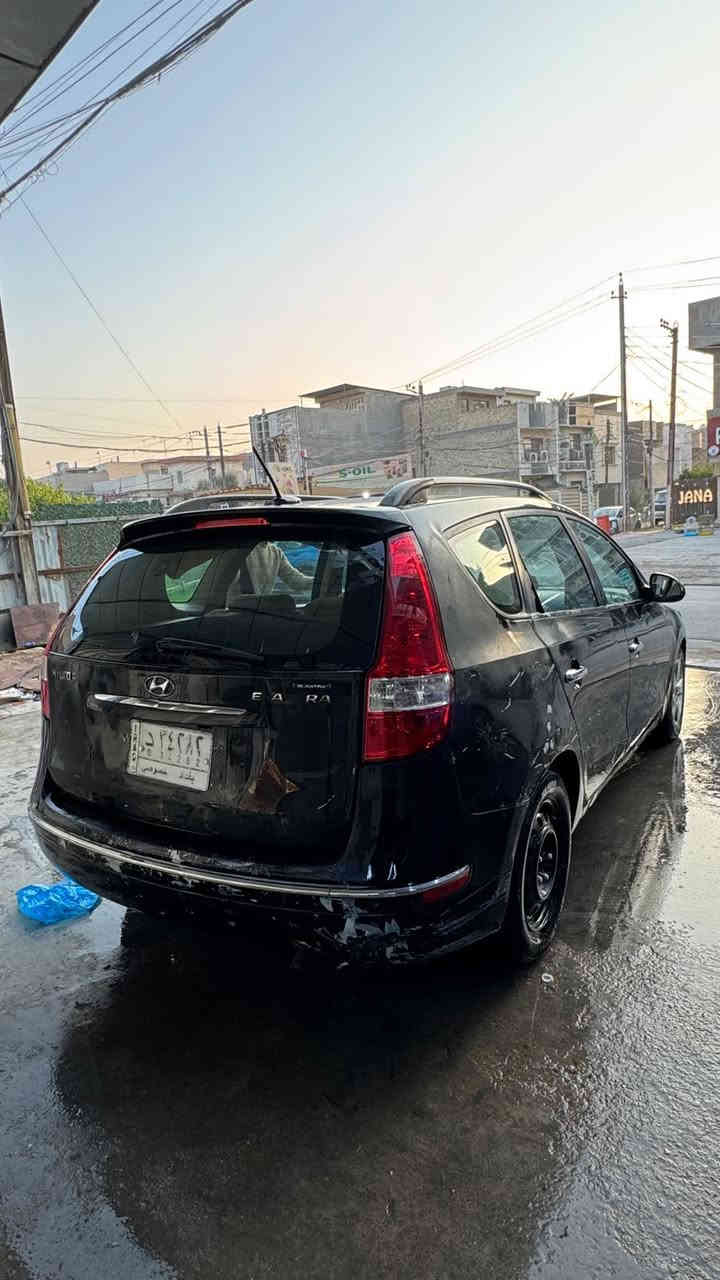 السلام عليكم 
للبيع سيارة ستيشن لون اسود ستيشن يحتاجلها ملاحظات بسيطه 
مكان سياره بغداد حي الجهاد
*********** السعر 60 ورقه وبيها مجال
