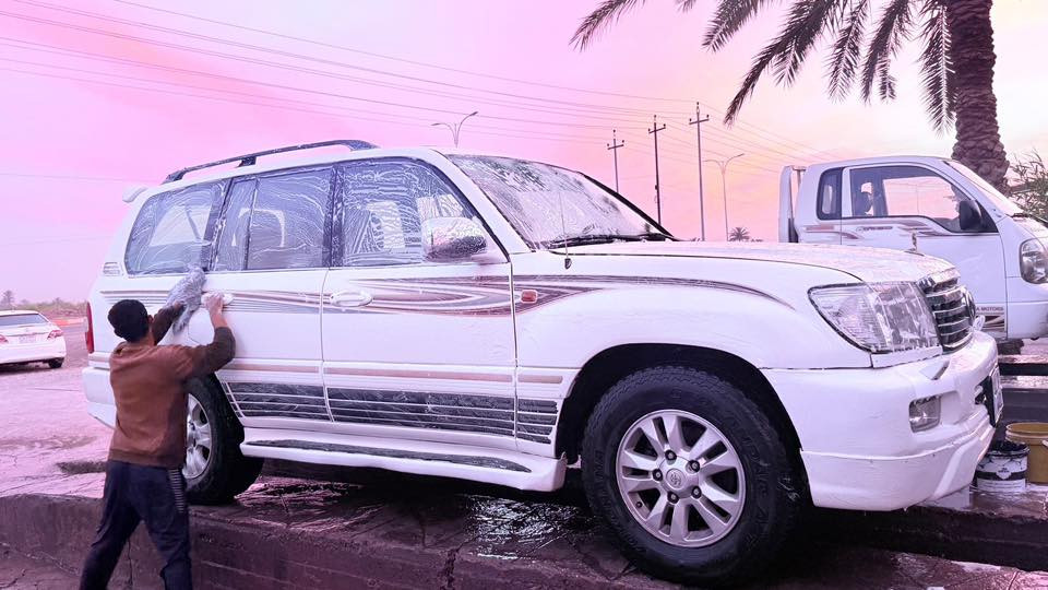 السلام عليكم  مكلف بل نشر
لاندكروز للبيع موديل 2007سياره فقط صبغ حزام  رقم بغداد انكليزي السعر 150 وبيها مجال الهاتف ***********
