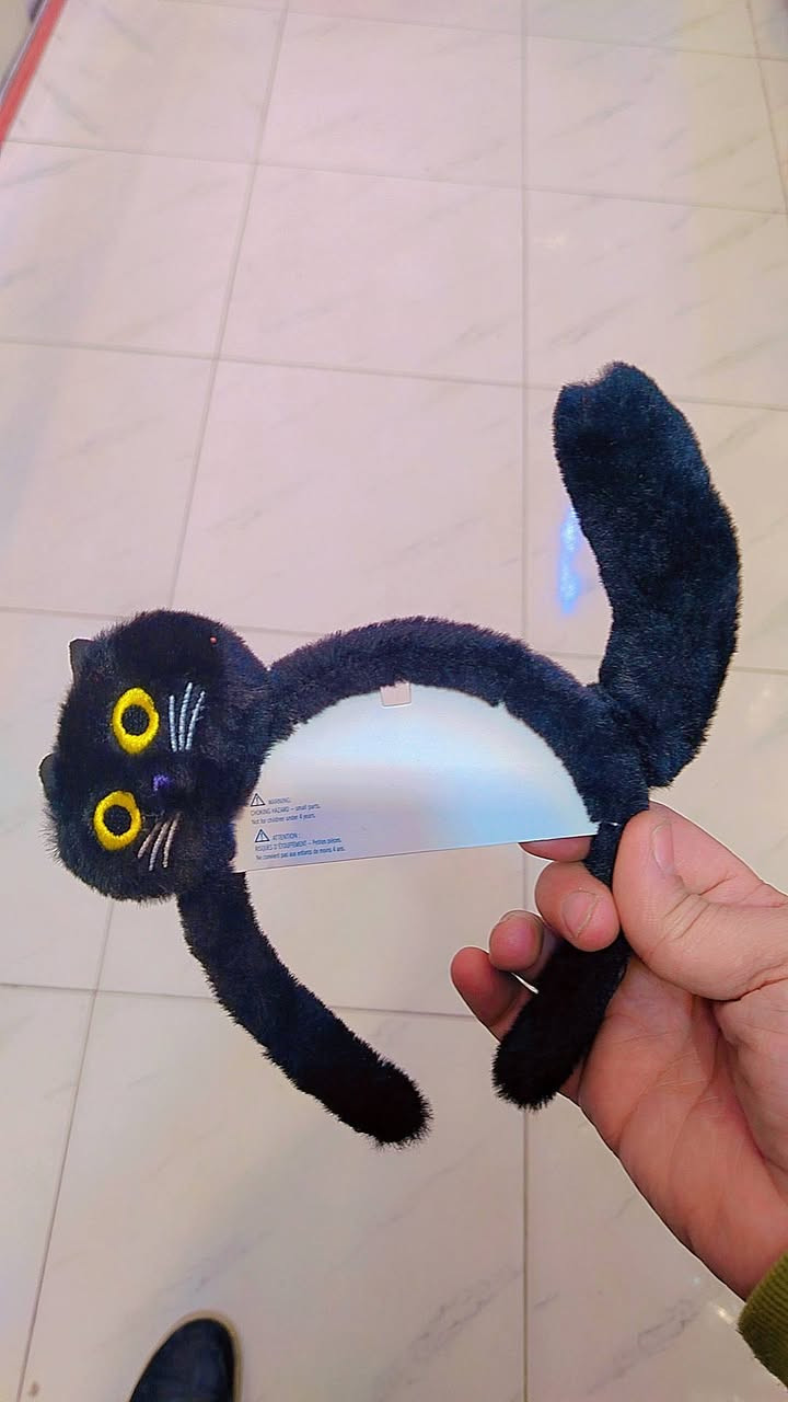 بمناسبة راس السنة ٢٠٢٦ ❄️ ⛄
#طاك_راس_السنة
وبأسعار تنافسية 🫰 وباحدث الموديلات 😉
العنوان الكوت شارع الأطباء فرع صيدلية بيروت اكسسوارات النبأ #واتساب*********** #هاتف_المحل*********** خدمة توصيل لكافة انحاء 🇮🇶 العراق
