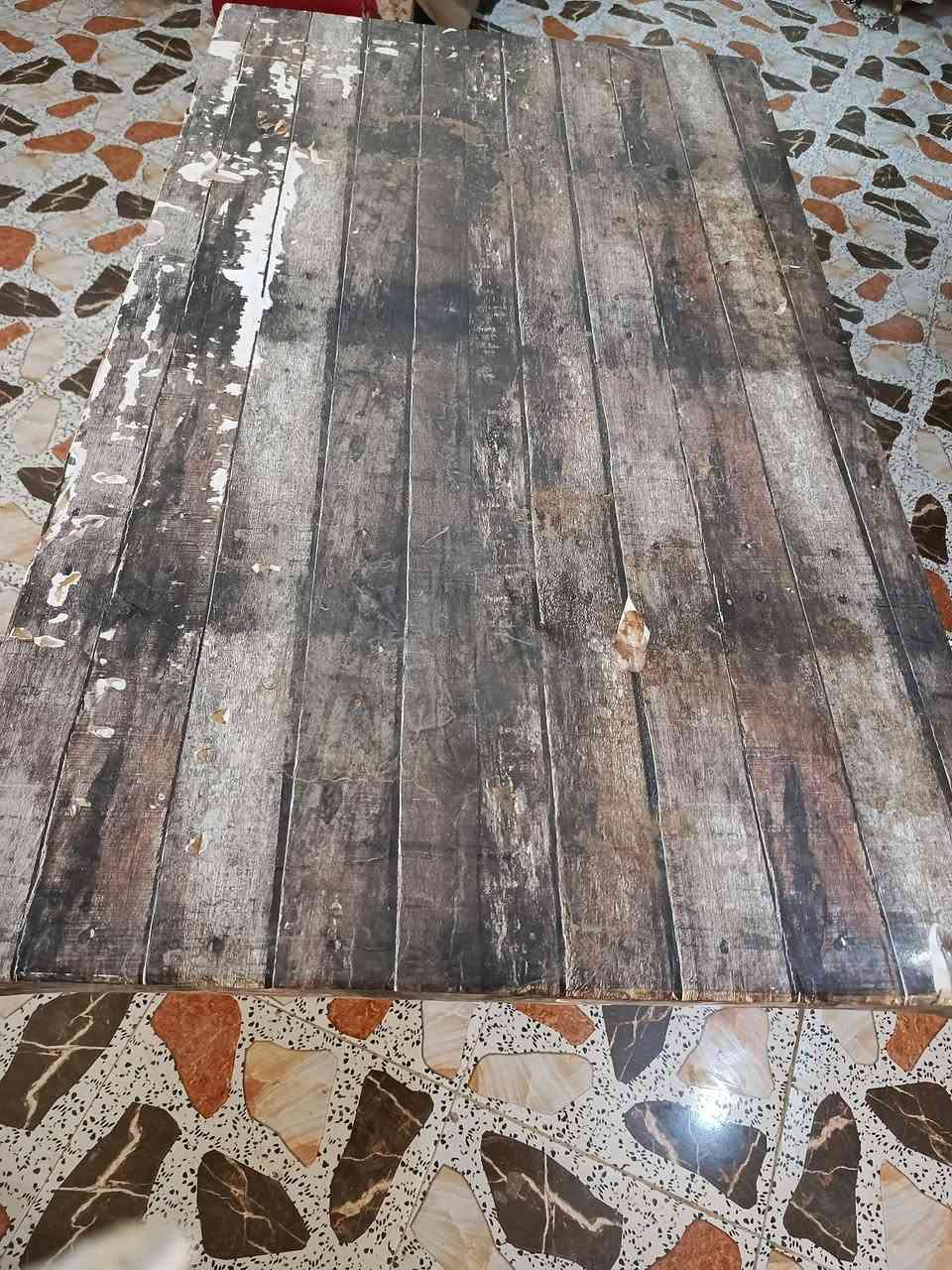 ميز حديد والفوك بلاستك القوي طول متر وربع وعرضه ٧٠ كلش قوي سعر ٢٥ مكاني ابو غريب خرنابات شارع السجه ***********
