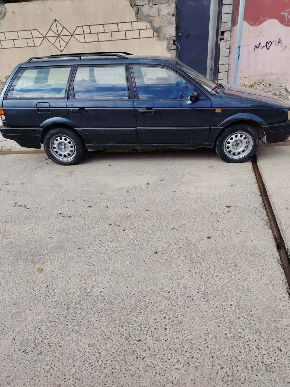 سلام عليكم
عندي سياره باسات البيع
كليش مابيه السعر  30 بيه مجال 
رقم ***********
