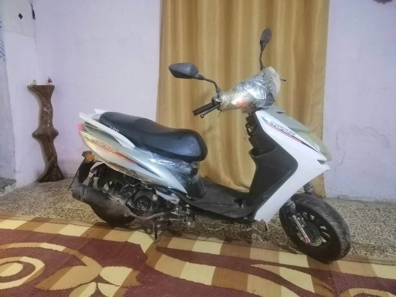 سلام عليكم دراجه سكنز ياباني مكينه لوك جديده كهربائيات شغاله السعر ٣٥٠ وبيها مجال حك الجيه ***********
