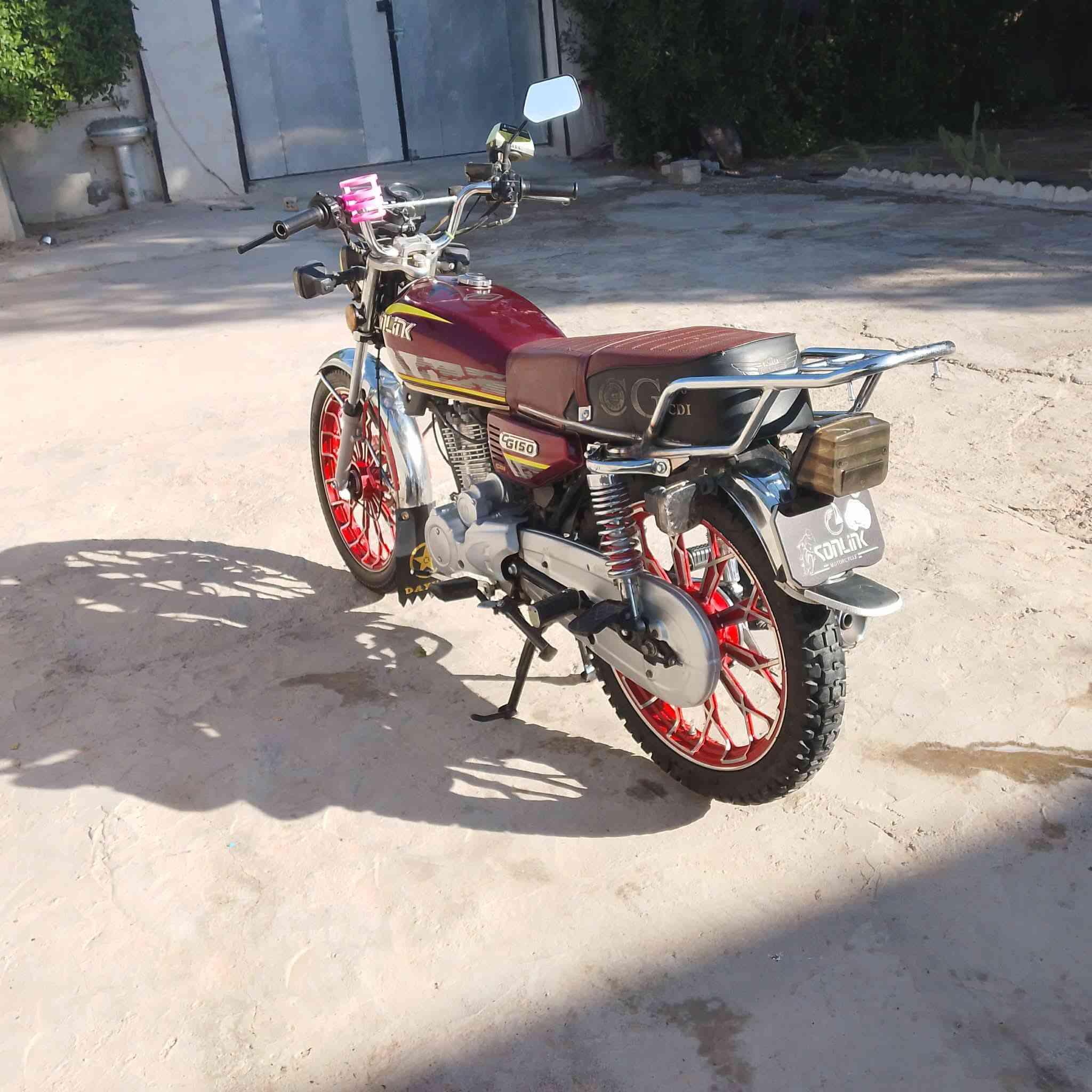 سلام عليكم دراجه إيراني موديل 2024 دراجه تخبل نضيفه كلش السعر 700وبيها مجال الاستفسار ***********
