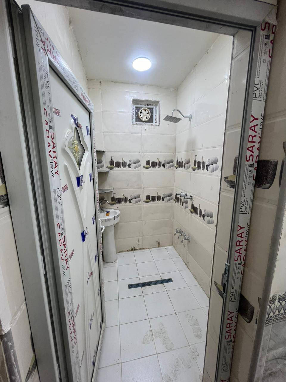 دار للبيع
حي الفرات
مقابل حي النصر
سند 25 
منطقه كامله الخدمات
مساحه 80متر طابق واحد

للاستفسار
***********
