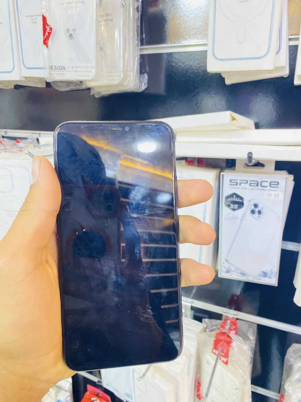 � للبيع: آيفون 11 برو ماكس

🔹 الجهاز نظيف جداً ومفحوص بالكامل
🔹 الشاشة: مبدلة (نوعية جيدة)
🔹 نسبة البطارية: 71% 🔋
🔹 الفيس آي دي: شغال 100% ✔️
🔹 الشبكة والنت: شغال بدون أي مشاكل

💰 السعر: 250 ألف (قابل للتفاوض البسيط)
📍 الموقع: بغداد – مدينة الصدر، قطاع 23
📞 رقم التواصل: ***********

📩 للاستفسار مراسلةواتساب  أو اتصال
