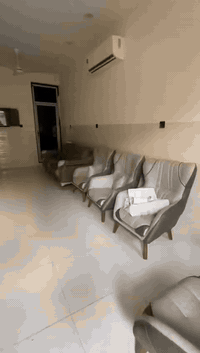 شقة جديدة مؤثثة للايجار المنصور البيجيه للاستفسار واتساب ‬ ‭٠٧٧٣ ٣٣٤ ٧...