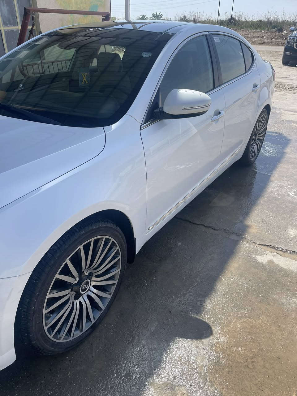 كادنزا 2014 خليجي
مكفوله من الصبغ والضربه 
مابيها نقص 
السعر 145
الرقم 
***********
