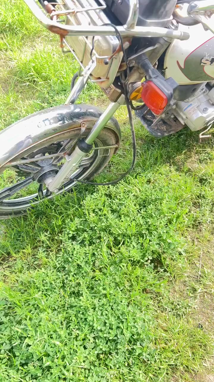 السلام عليكم ورحمة الله وبركاته 
دراجه سيفان 2020 باب اول وزن ثقيل للبيع 
ماطور شرط النضافه ما مفتوح 
السعر 600وبي مجال شي قليل سلف شقال 
مكاني جنوب الموصل ناحية القياره قريه الحود
الرقم ***********
