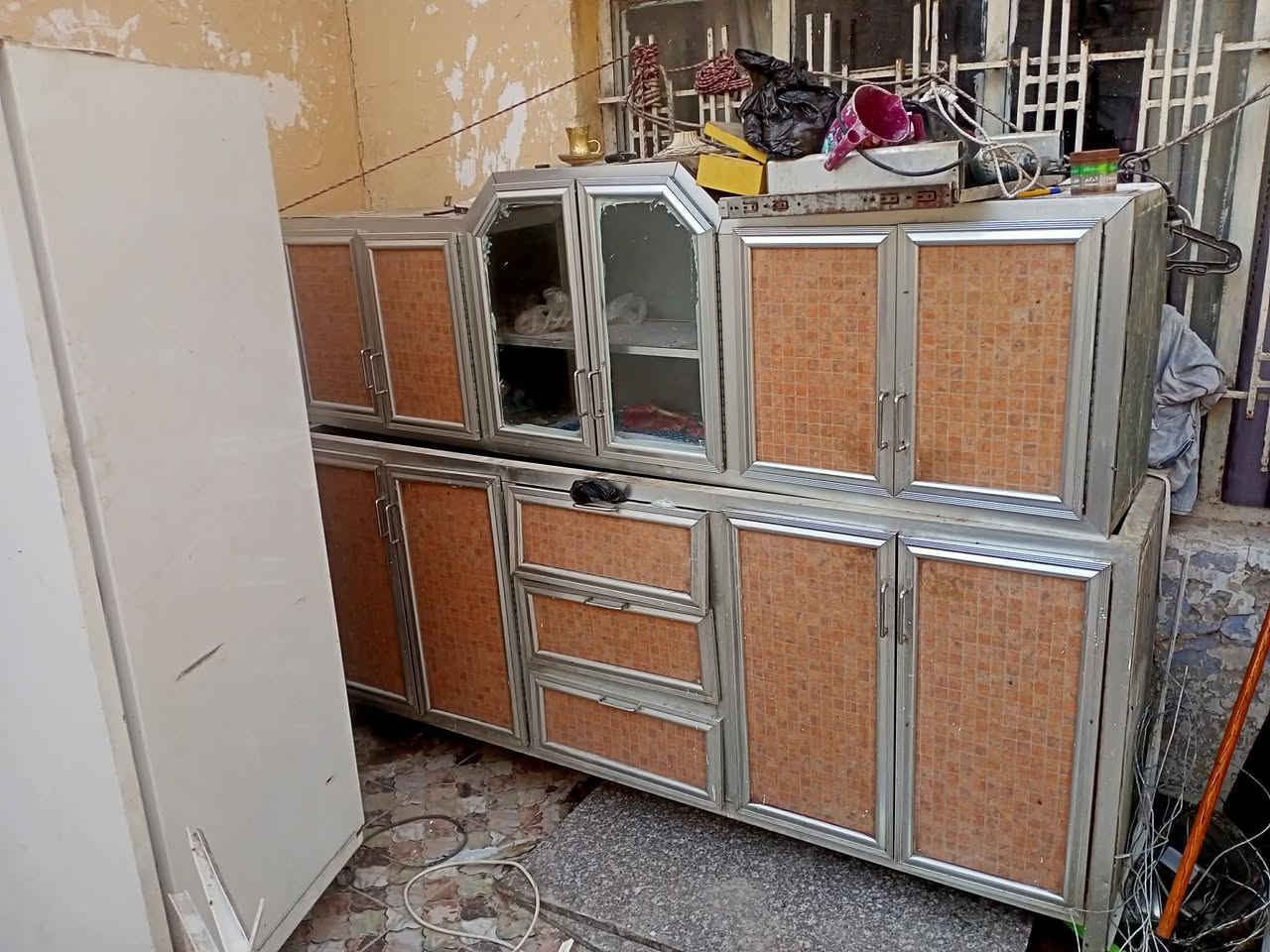 كاونتر للبيع مترتين ونص العنوان الدونيه الاسكان القديم رقم ***********
