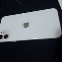 ايفون 11 ذاكرة 128 بطارية 80 جديد نظافته حلوة مامفتوح ابد كارتون وياه ...