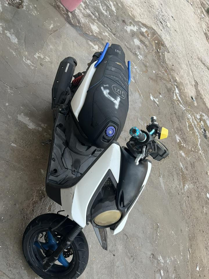 جبلي تزويد جديده صار 3 ماخذها مرغي مامفتوح بيها. كلجات رياضي  أخت الجديده. رايدها بمليون وربع. *********** رجاء تصال
