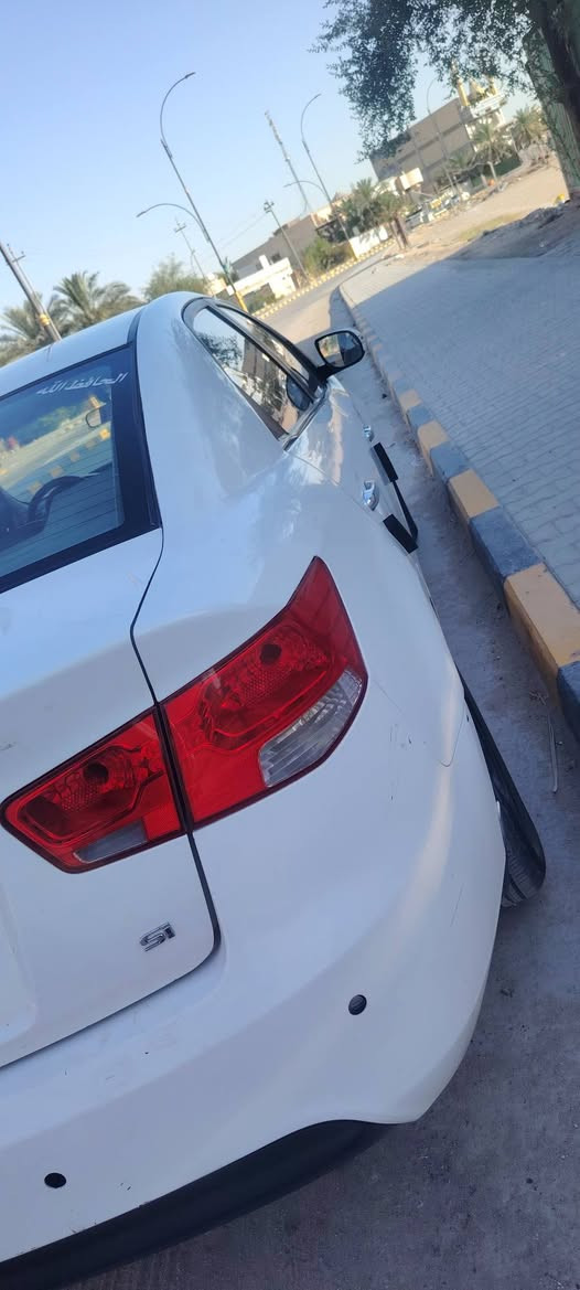 السلام وعليكم سيراتو ٢٠١٢ متومه اربيل سياره مكينه ١٦٠٠ مكفوله تبريد ثلج سياره جاهزه عوزه جم شغله نواعم مكاني نجف سعره ٣٦ وبيه حك الجيه رقمي ***********
