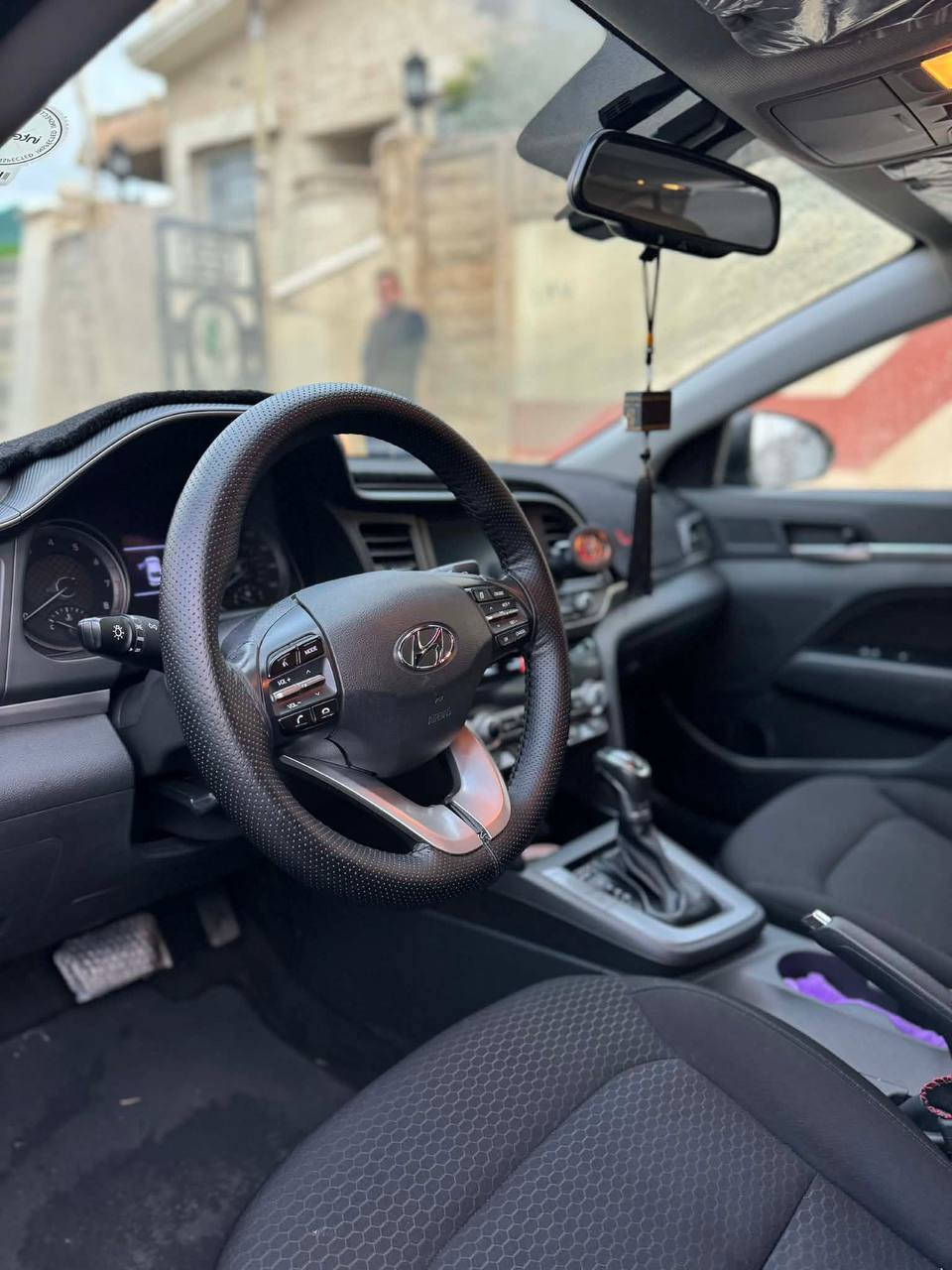 🚘 للبيع: هيونداي النترا 2020 (فول مواصفات) بحالة ممتازة! 🚘
​
​📌 
​الموديل: هيونداي النترا 2020.
​الوارد: أمريكي (مواصفات ممتازة).
​المحرك: 2000 دوش (DOHC) عزم قوي وأداء اقتصادي.
​المسافة المقطوعة: 35 ألف ميل فقط (عداد حقيقي ونظيف جداً).
​درجة الفئة: فول مواصفات.

​🛠️ حالة البودي والضرر:
​السيارة نظيفة جداً، والضرر عبارة عن قطعة واحدة فقط (قبغ الصندوق) .

مكان السياره موصل
​📞 للتواصل :
#***********📱
