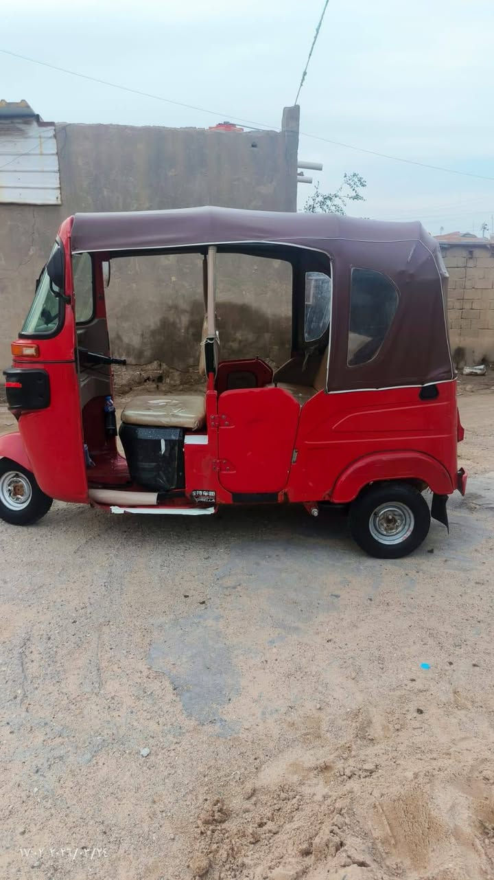 سلام عليكم تكتك ٢٢محرك كفاله بس كلجات
والبدي مكفول من الضربه القويه والصبق بيه تحجات تتكحل الموس الجوه رايدله تعمير والدوسات بيهن خياس رقم سنويه بصرة السعر ٨٥٠٠ عنواني شط العرب
***********
