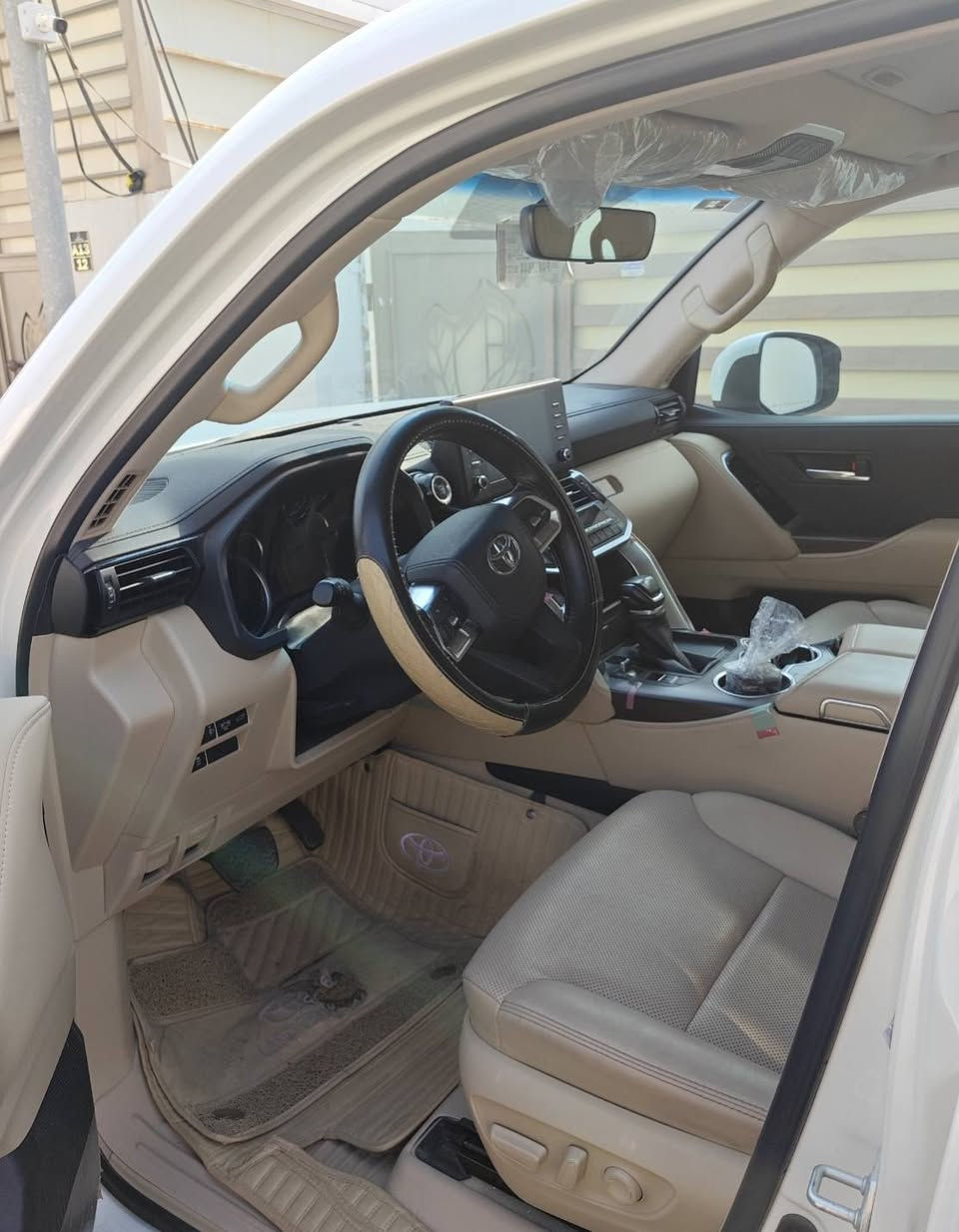 السلام عليكم
للبيع لاندكروز 2023 رقم بغداد بأسمي ماشيه 25 ألف
GXR 4000 تنفس طبيعي 
كفاله عامه من كلشي يعني لارصعه لا شخط لا بارد لا صبغ
السعر/ 685 وبيه مجال
للأتصال/
***********
***********
