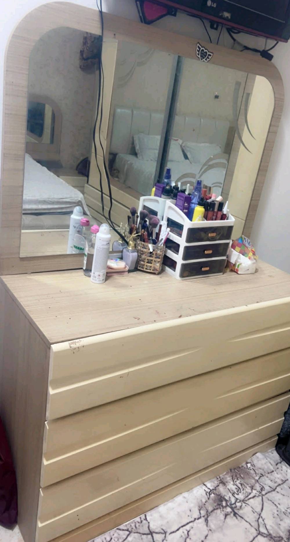 غرفة تركية مستعملة للبيع مكاني بعقوبة بهرز السعر ٤٥٠ وبيها مجال 