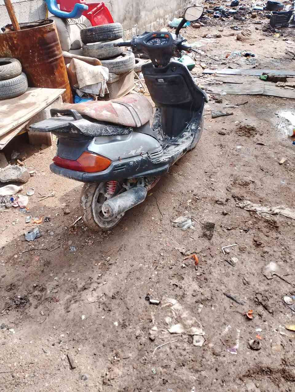 السلام عليكم شباب دراجه البيع بكان بغداد جسر اديالى الجديد الكرغوليى السعر 175الف شغاله***********
