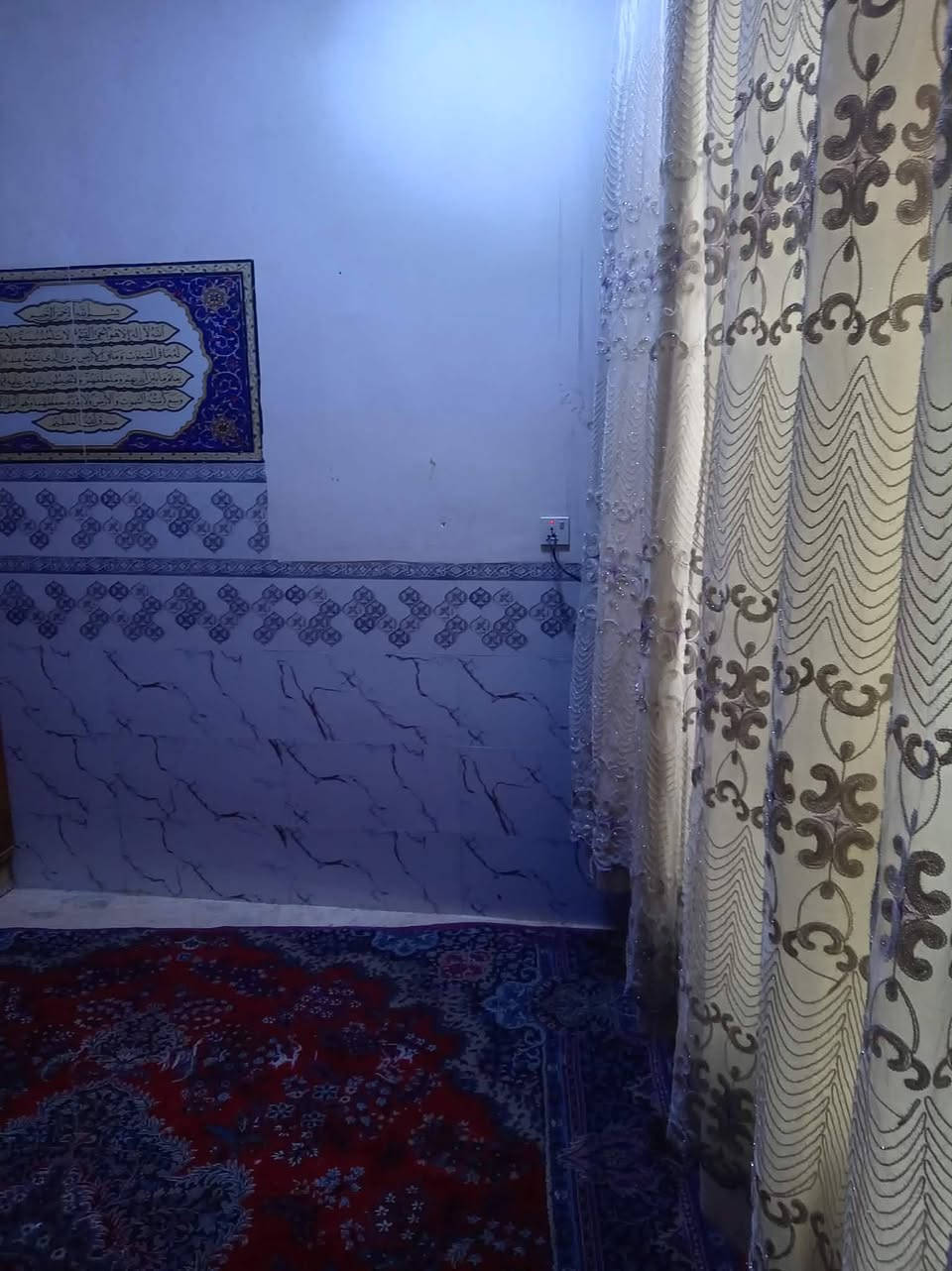 السلام عليكم 
بيت للبيع بغداد بوب الشام لاتصال ***********او***********
