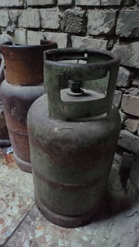 دبات غاز عدد 2 السعر 100     تواصل وات ساب 07719233302