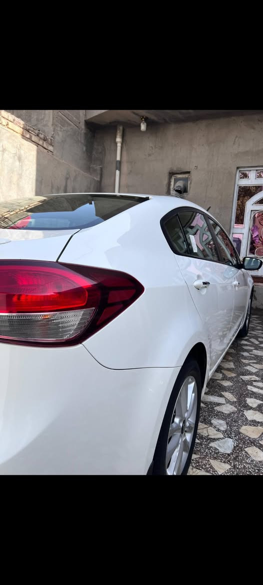 للبيع سيراتو خليجي اربيل 2018 بسم شركة
مكفولة كفالة عامة من صبغ  تبديل  بارد 
مكينة گير كفالة 
فول مواصفات 
انظمة قيادة. فول تحكم استيرن. كروس سرعة 
محرك 2000 دوش
دواخل بيجي.  خمس تچاوي.  كشن قلاب 
كشنات امامية هيتر 
حساس خلفي امامي
ثلاجة.  حاكية. دشبول كاربون 
فتحة سلايت 
مري شفط.  يدات نيكل داخل و خارج 
لد نهاري 
السيارة ماشية ( 80) الف حقيقي
وكالة  تحويل حاضر 
السعر 154$
العنوان النجف الاشرف 
رقم الهاتف ( ***********)
