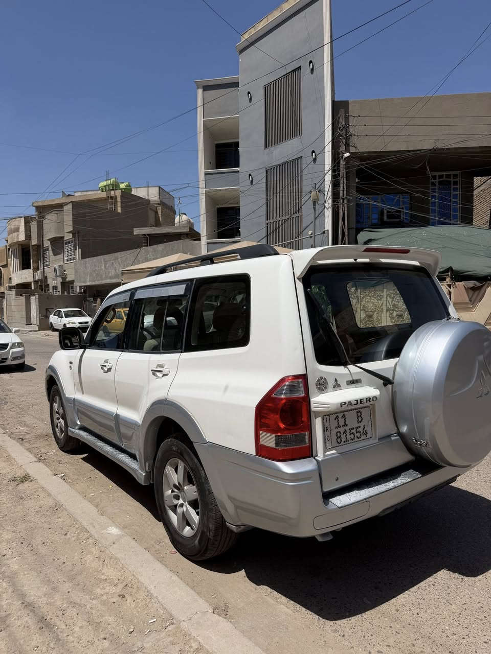 باجيرو ٢٠٠٧ خليجي محرك 3800 كير و محرك و تبريد مكفول قطعتين صبغ فقط رقم بغداد الجديد تخم تاير جديد السعر 88 مكانه بغداد حي للعامل ***********

