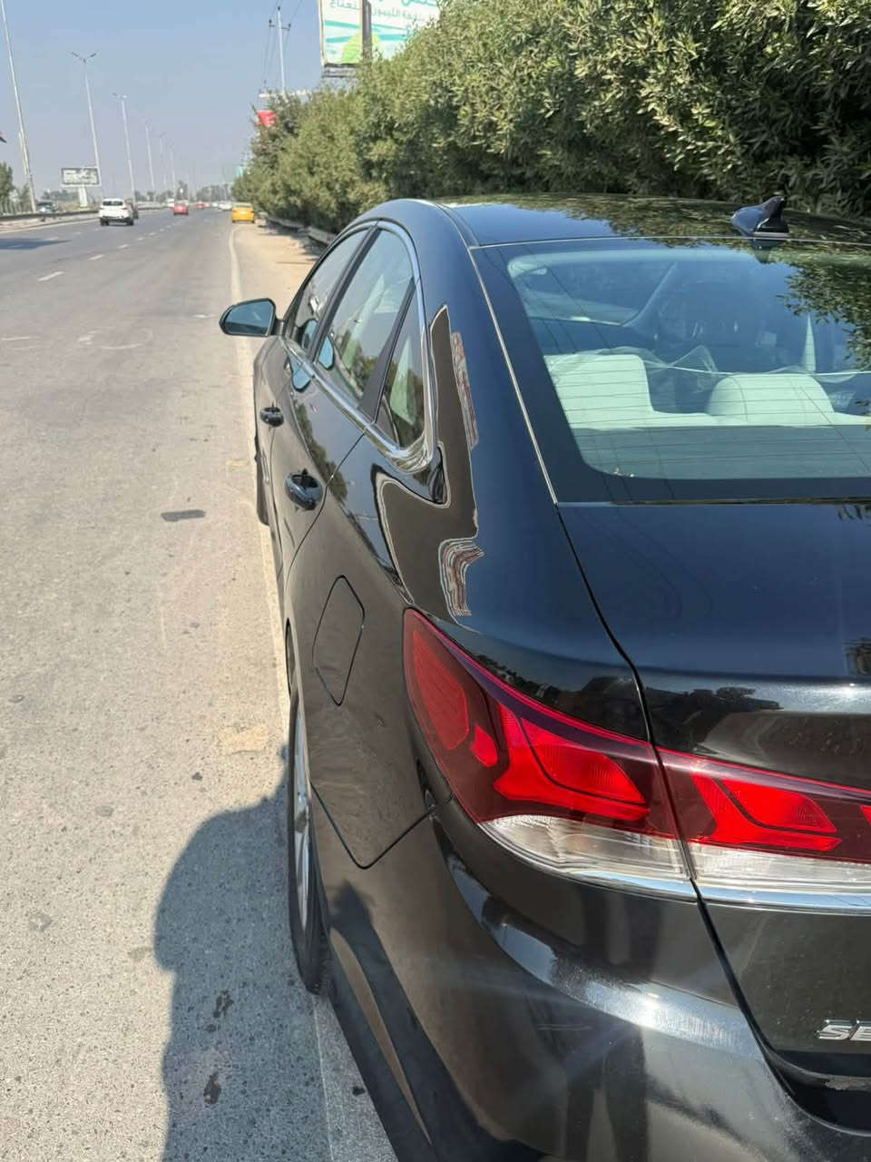 � للبيع هيونداي سوناتا SE موديل 2019
* محرك 2400 سي سي
* ماشية 33 ألف فقط
* رادار
* شاشة CarPlay
* كاميرا خلفية
* 3 وضعيات قيادة
* داخلية لونين

✅ مكينة، كير، شاصي، لغود، دواخل كفالة عامة
✅ السيارة نظيفة جدًا ومضمومه ، مناسبة للي يدور الجديد
✅ فقط نص جام خلفي صبغ، وباقي السيارة كفالة عامة
✅ باسمي وتحويل مباشر
✅ الفحص بأي مكان يعجبك، والسيارة كفالة عامة

📍 الموقع: بغداد – الجادرية

💰 السعر: عند الاتصل
 

 ***********- ***********
