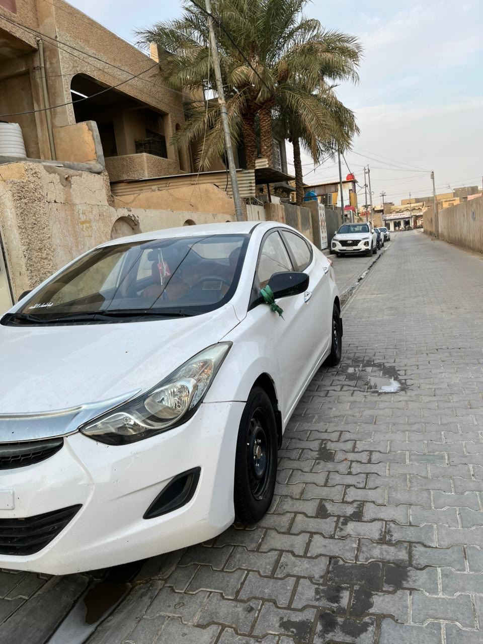 السلام عليكم اخوان سياراه ألنتره خليجي محرك 
1600موديل 2013 مكفول من جميع النواحي رقم واسط المكان داخل الكوت 
تخم تاير فقط بيه طخه بالبنيد والسياره جاهزه من كُلشي وترهم مرواس ألنتره حسب القناعه 
للاستفسار الاتصال على الرقم 
***********
