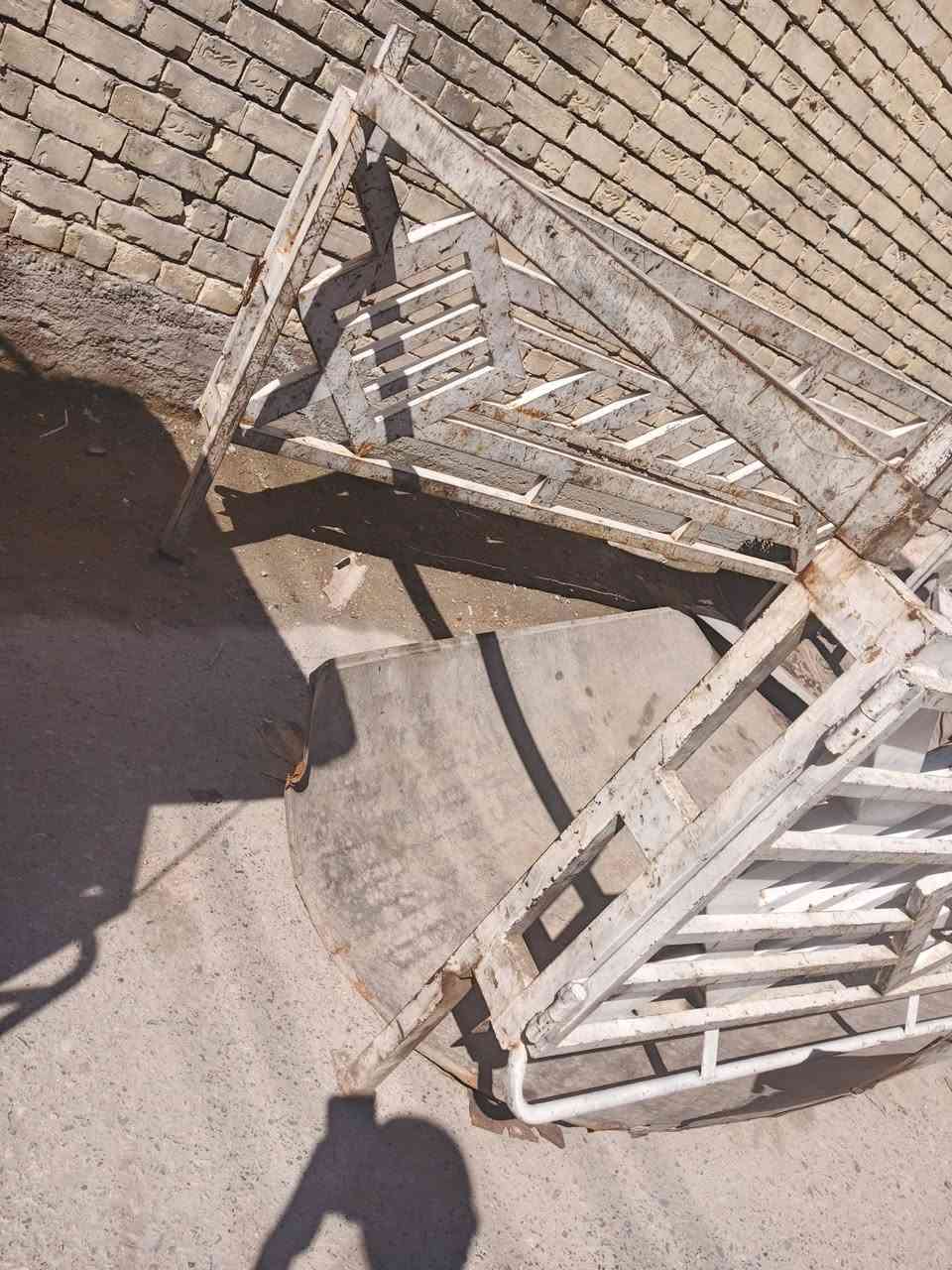 السلام عليكم متجر للبيع سعر 180 ـ***********
